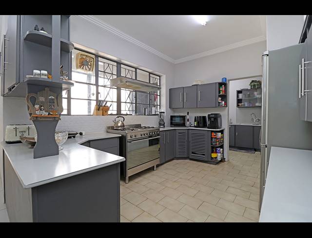 4 BEDROOM FREEHOLD FOR SALE IN SYDENHAM